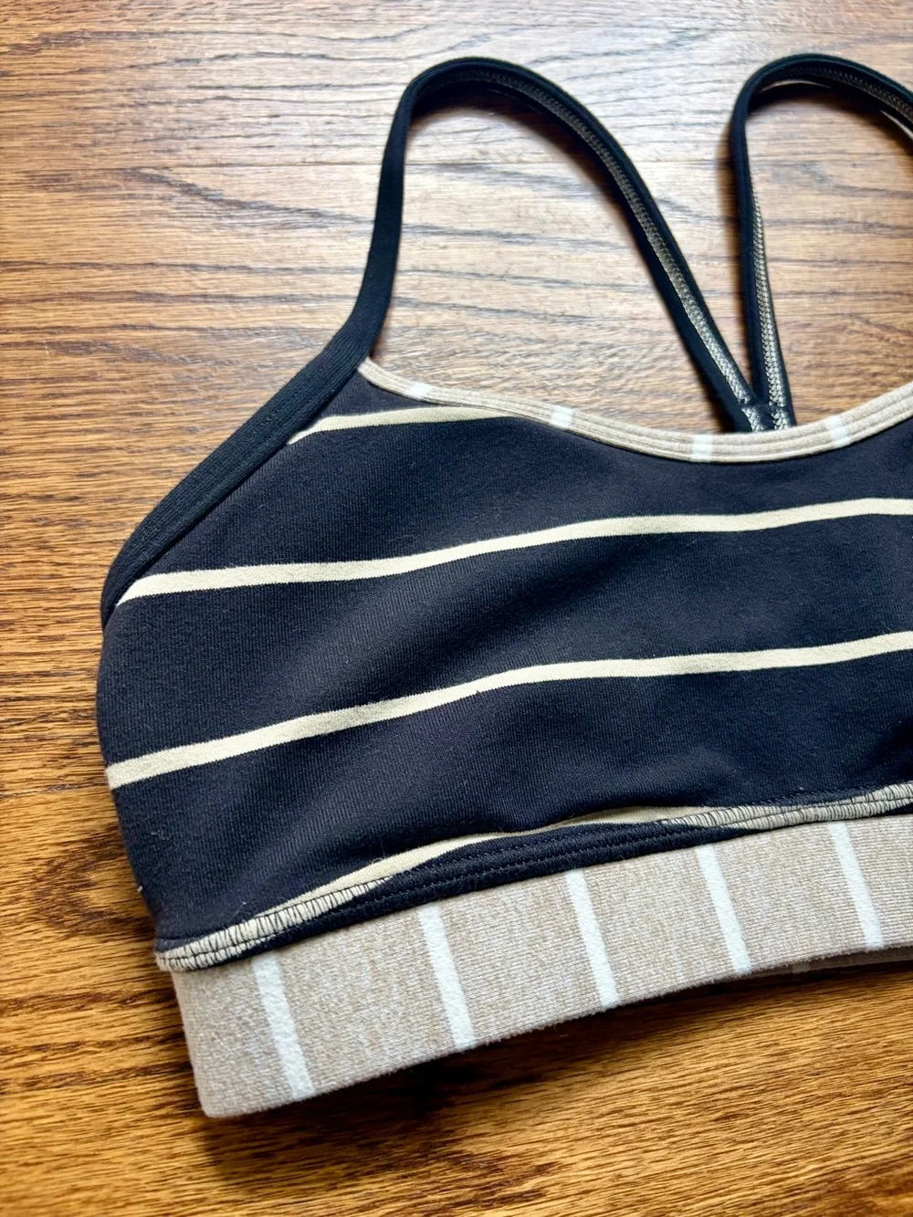 Lululemon Sports Bra Womens 2 Black White Stripe Purple Racerback Yoga